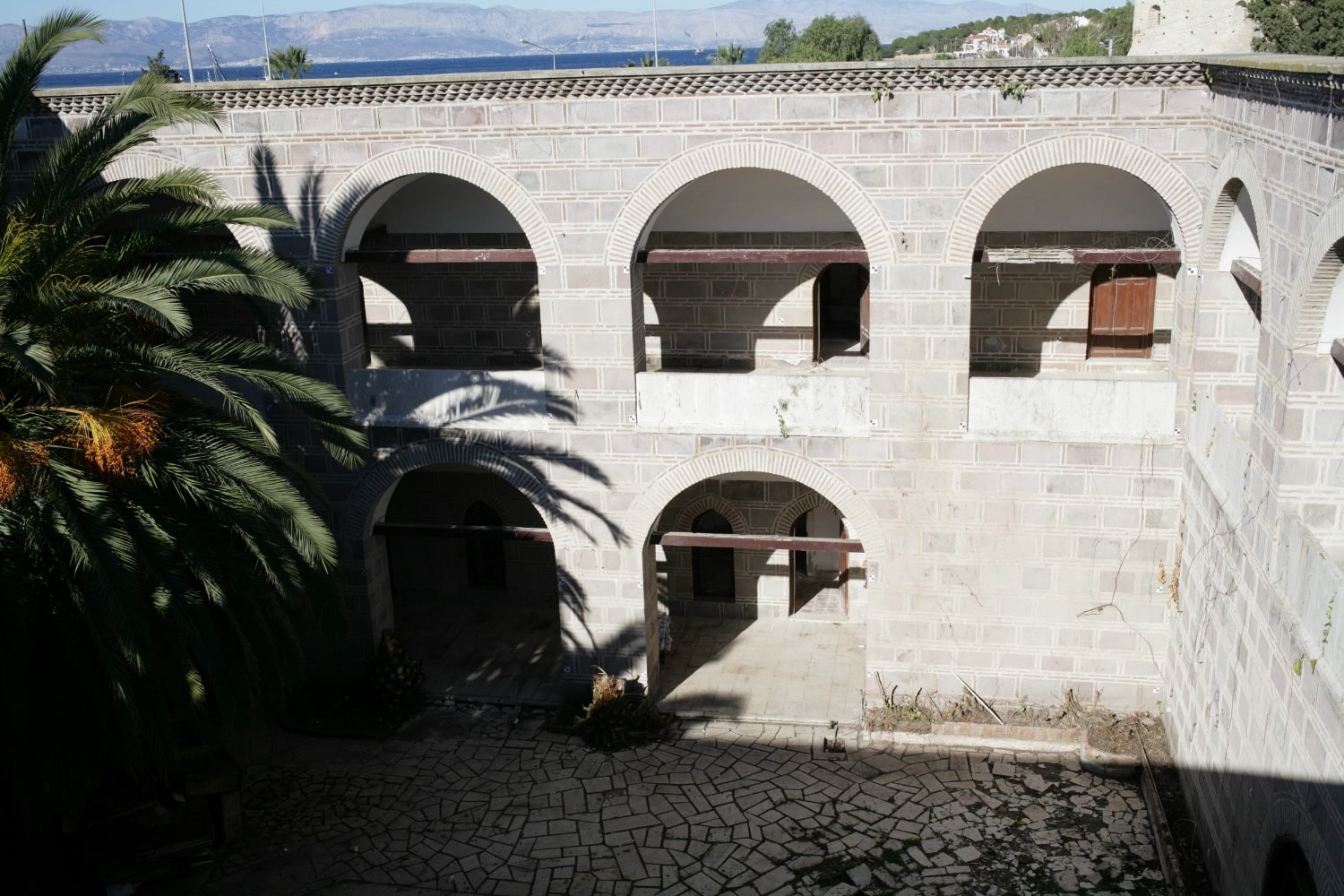 Çeşme – Kanuni Kervansarayı